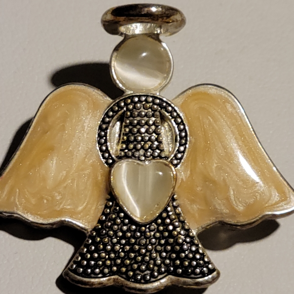 Vintage Lot of Assorted Lapel Pins: Angels, Cross and Dove Expression of Faith - Picture 10 of 12